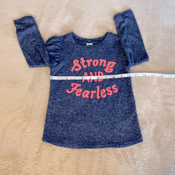 Old Navy “Strong & Fearless” Plush Top - Size 2T - Picture 6 of 8